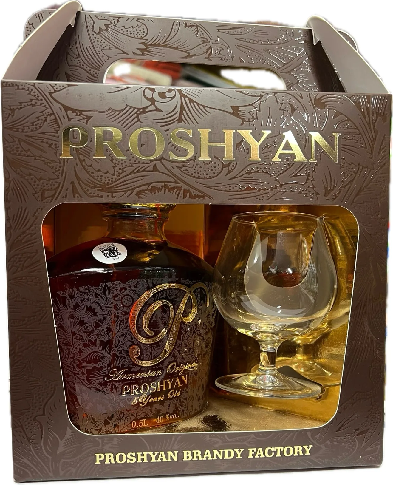 Կոնյակ «Պռոշյան» բաժակով 0.5 Լիտր